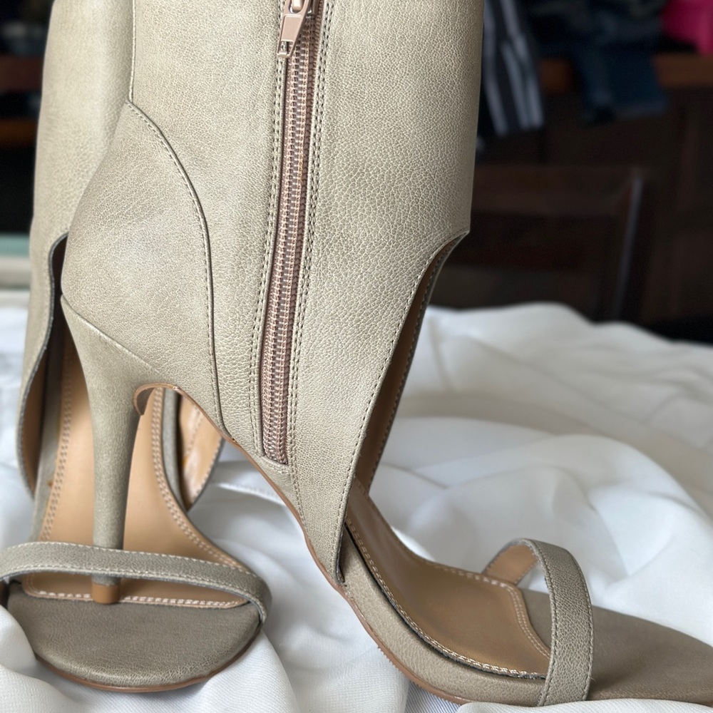 Sophia & Lee Jamila Heels. Super Cute Size 8